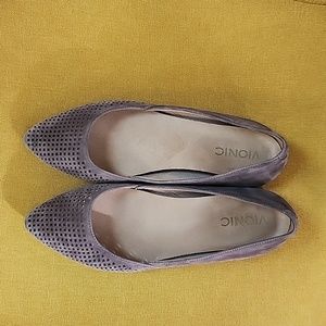 Vionic Posey Perforated Flats Slip On Shoes Taupe Brown Suede Womens Sz 7.5 Wide